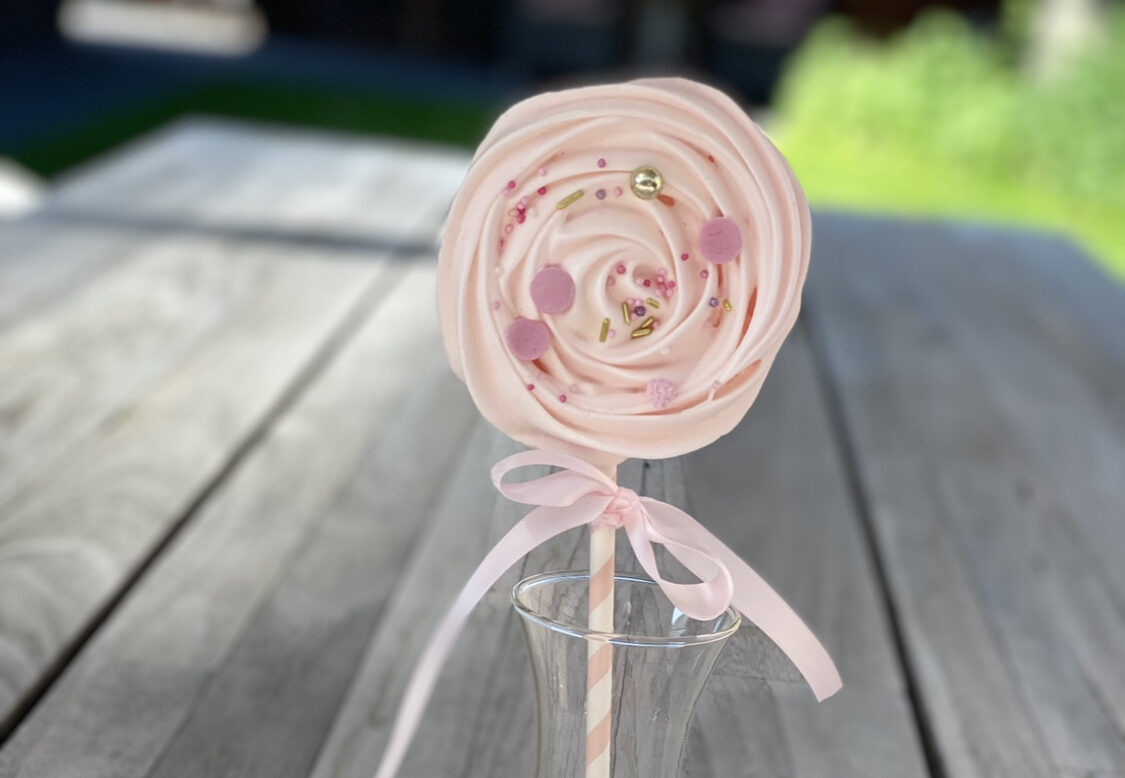 Meringue Lollie