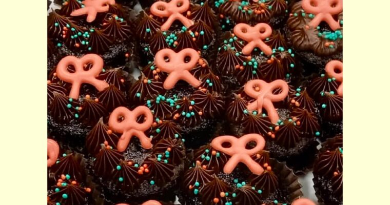 Mini Sticky Chocolate Cupcakes Trapjes